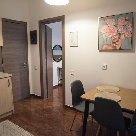 Explore Greece From Lovely City Centre Apartment Chalkís エクステリア 写真