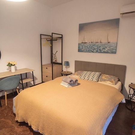 Explore Greece From Lovely City Centre Apartment Chalkís エクステリア 写真