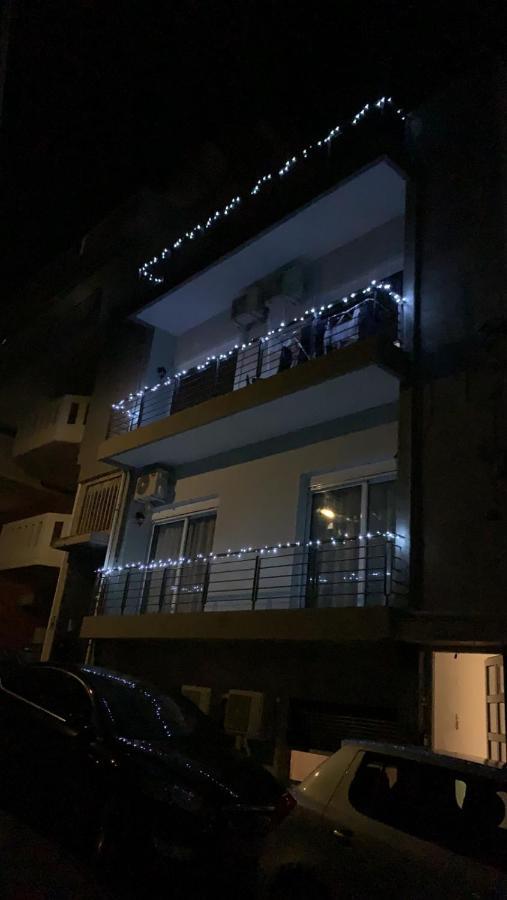 Explore Greece From Lovely City Centre Apartment Chalkís エクステリア 写真